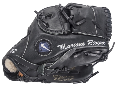 2002 Mariano Rivera Game Used & Signed Nike PPRO GOLD 1125 Model Glove (Steiner/Rivera LOA)